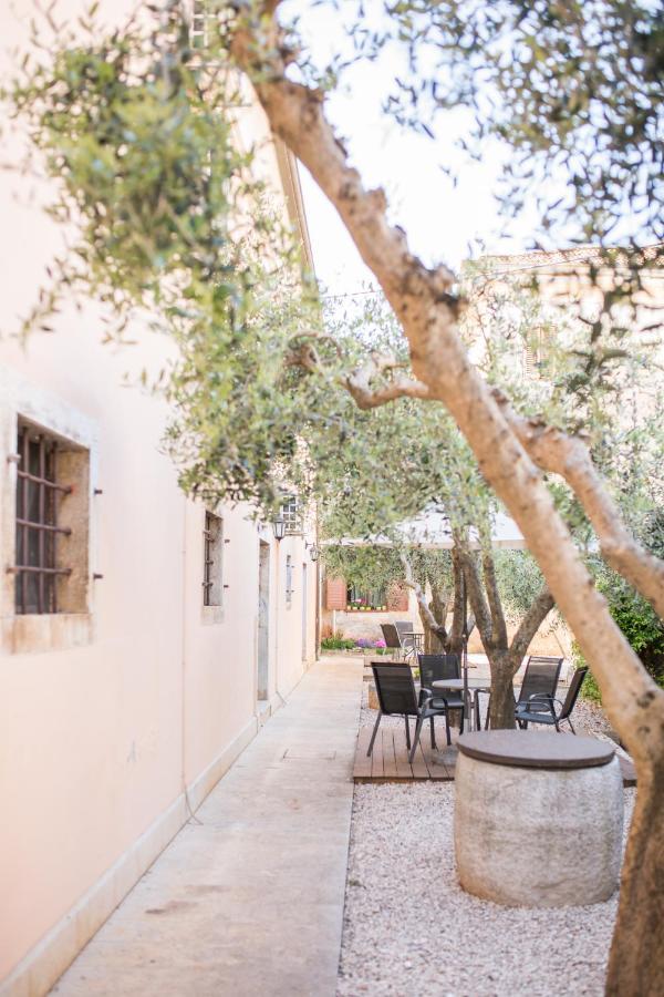 Bb Olive Bed and Breakfast Seget  Exteriör bild