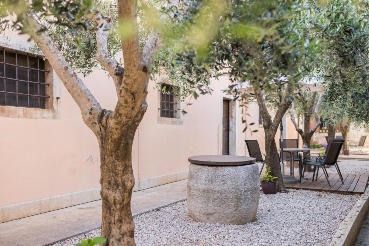 Bb Olive Bed and Breakfast Seget  Exteriör bild