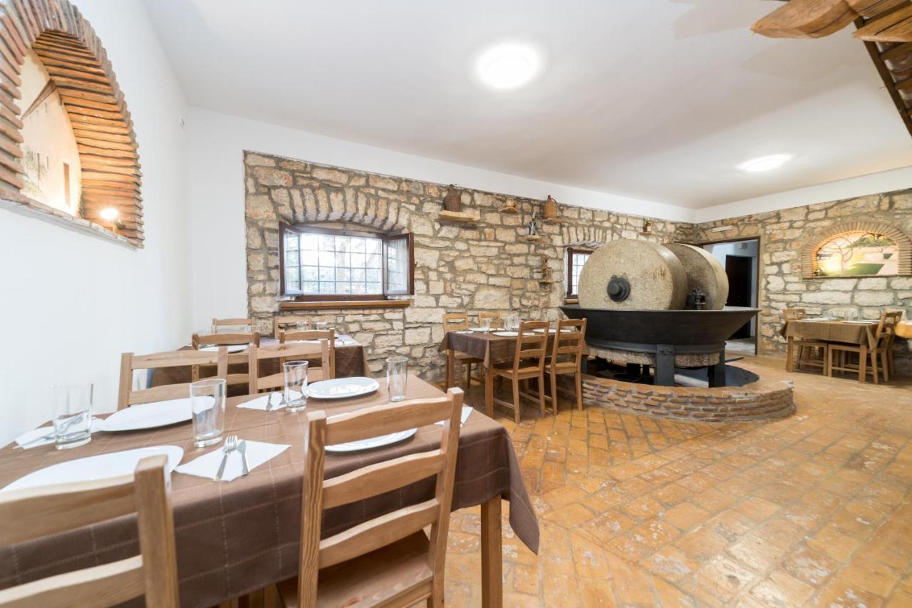 Bb Olive Bed and Breakfast Seget  Exteriör bild