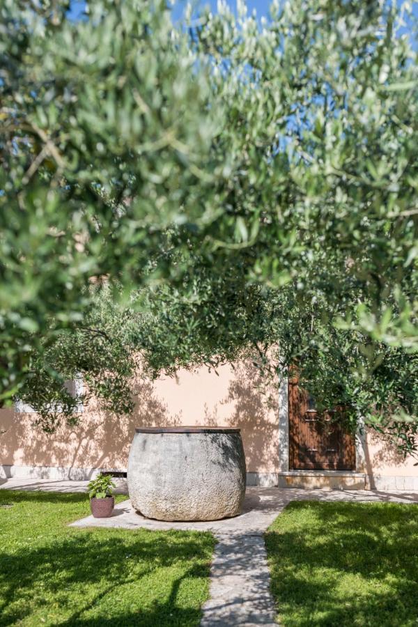 Bb Olive Bed and Breakfast Seget  Exteriör bild