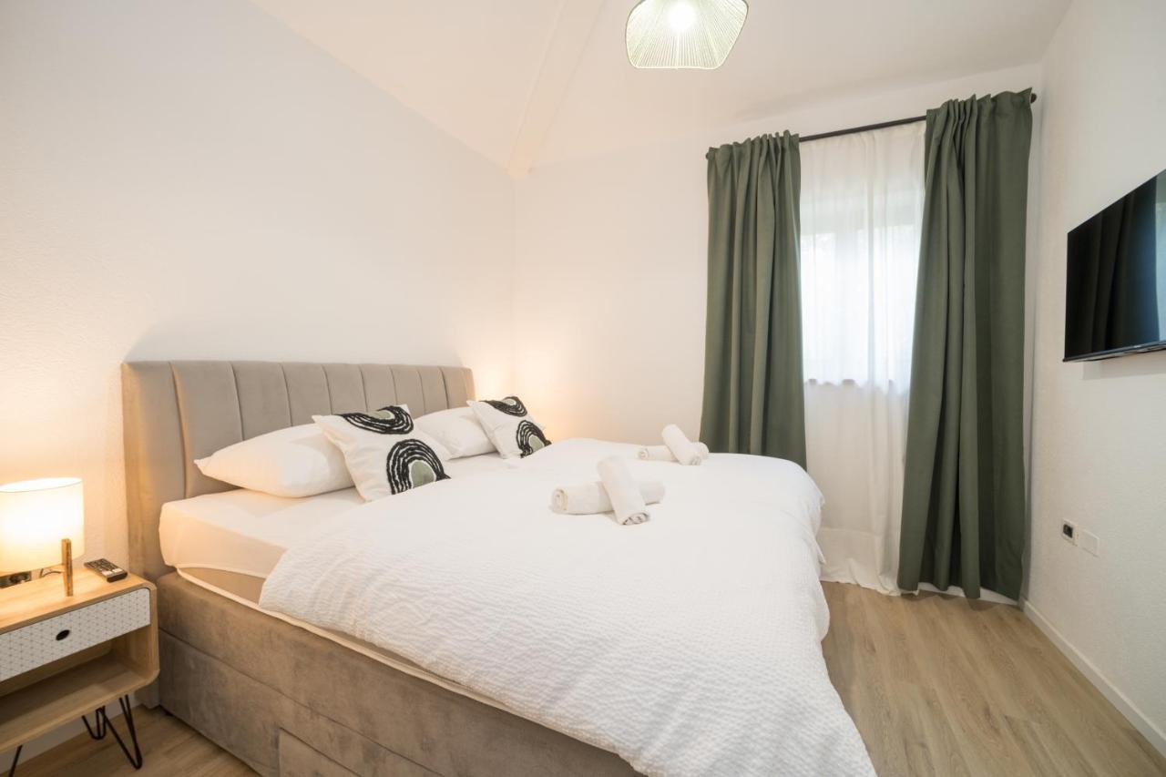 Bb Olive Bed and Breakfast Seget  Exteriör bild