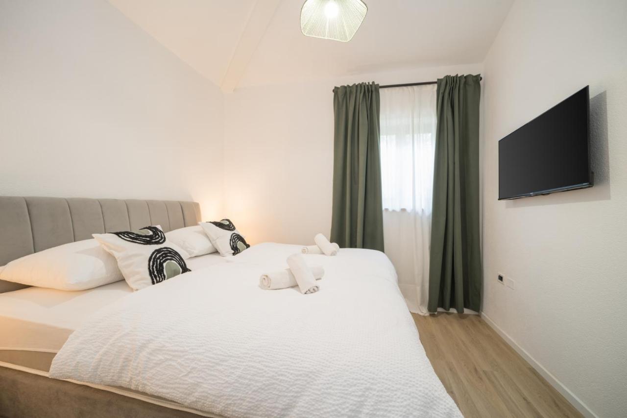 Bb Olive Bed and Breakfast Seget  Exteriör bild